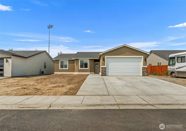 Photo 2 of Single family home for sale at 1505 7th Avenue Ne, Quincy, WA 98848 | MLS# NWM2566326 | Listing updated on 2026-09-23