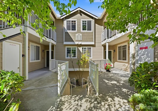 Photo 1 of Single family home for sale at 3500 E Lake Sammamish Pkwy Se #3-103, Sammamish, WA 98075 | MLS# NWM2566351 | Listing updated on 2026-09-30