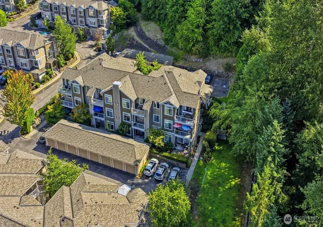 Photo 3 of Condo for sale at 3500 E Lake Sammamish Pkwy SE #3-103, Sammamish, WA 98075 | MLS# NWM2566351 | Listing updated on 2026-09-30