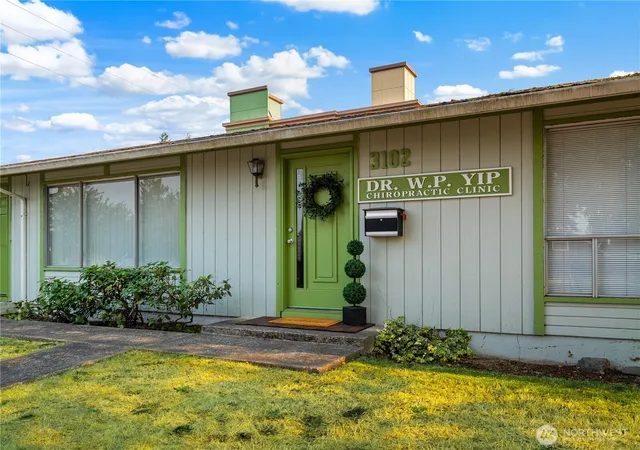 Photo 2 of Single family home for sale at 3102 Bridgeport Way W, University Place, WA 98466 | MLS# NWM2566352 | Listing updated on 2026-09-23