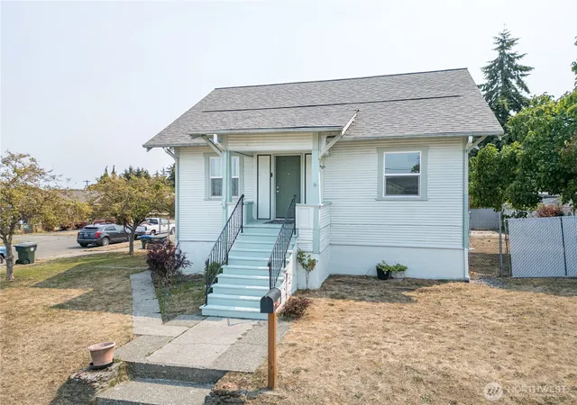 Photo 1 of Single family home for sale at 903 S Peabody St, Port Angeles, WA 98362 | MLS# NWM2566354 | Listing updated on 2026-09-23