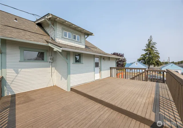 Photo 2 of Single family home for sale at 903 S Peabody St, Port Angeles, WA 98362 | MLS# NWM2566354 | Listing updated on 2026-09-23