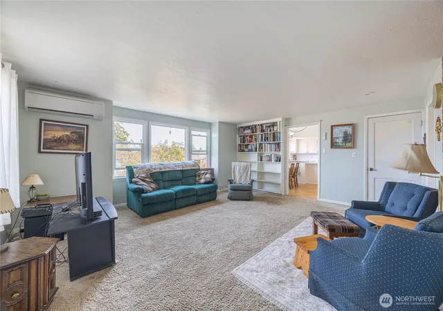 Photo 4 of Single family home for sale at 903 S Peabody St, Port Angeles, WA 98362 | MLS# NWM2566354 | Listing updated on 2026-09-23