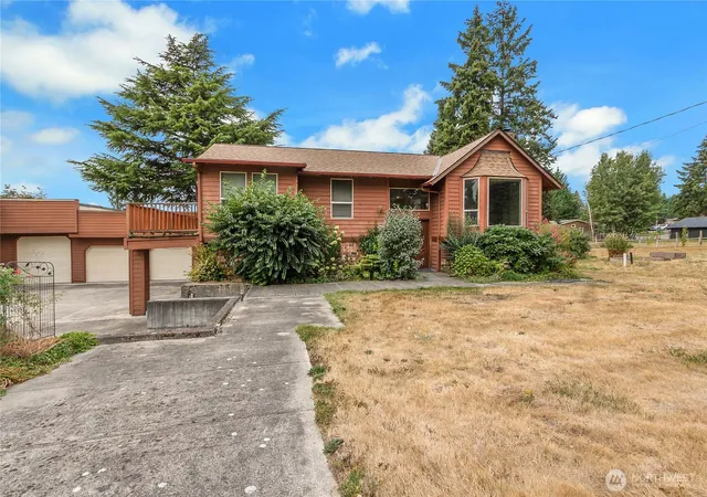 Photo 2 of Single family home for sale at 902 66th Ave E, Fife, WA 98424 | MLS# NWM2566392 | Listing updated on 2026-09-25