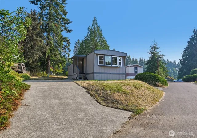 Photo 3 of Manufactured home for sale at 3371 Se Bielmeier Rd #41, Port Orchard, WA 98367 | MLS# NWM2566400 | Listing updated on 2026-09-23