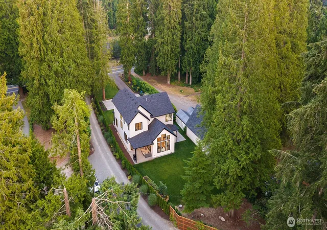 Photo 3 of Single family home for sale at 33437 33rd Place S, Federal Way, WA 98001 | MLS# NWM2566419 | Listing updated on 2026-09-23