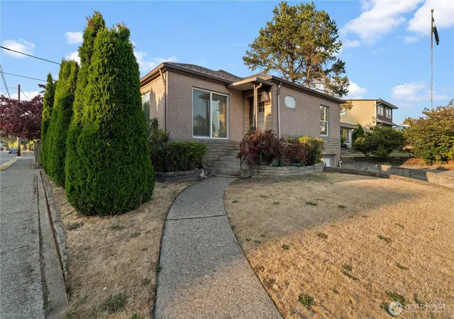 Photo 2 of Single family home for sale at 801 N Stevens St, Tacoma, WA 98406 | MLS# NWM2566425 | Listing updated on 2026-09-28