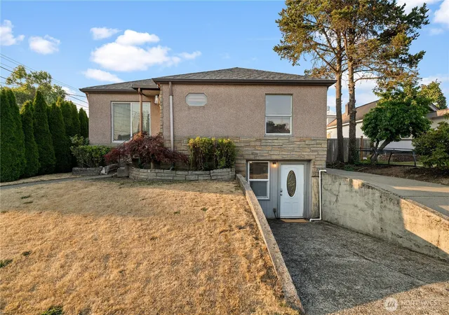 Photo 1 of Single family home for sale at 801 N Stevens St, Tacoma, WA 98406 | MLS# NWM2566425 | Listing updated on 2026-09-28