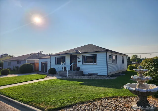Photo 1 of Single family home for sale at 617 Se G St, Quincy, WA 98848 | MLS# NWM2566429 | Listing updated on 2026-09-23