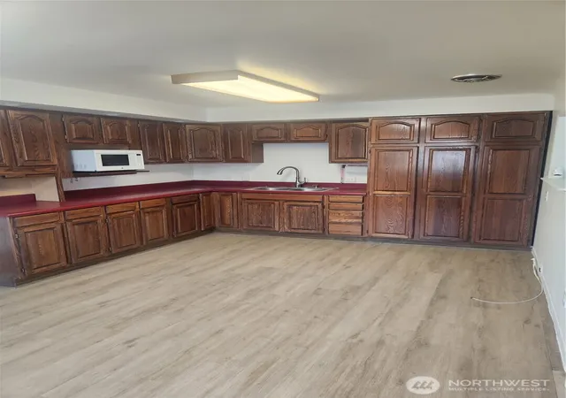 Photo 4 of Single family home for sale at 617 SE G St, Quincy, WA 98848 | MLS# NWM2566429 | Listing updated on 2026-09-23