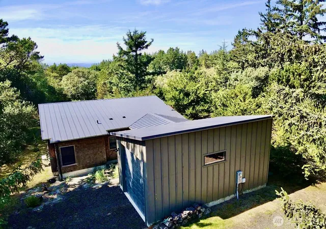 Photo 3 of Single family home for sale at 813 Salmonbery Beach, Grayland, WA 98547 | MLS# NWM2566434 | Listing updated on 2026-09-23