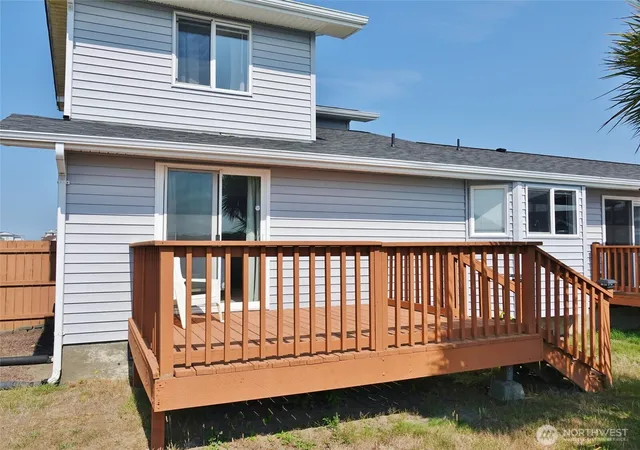 Photo 4 of Single family home for sale at 1102 Fairwood Dr SW, Ocean Shores, WA 98569 | MLS# NWM2566445 | Listing updated on 2026-09-29