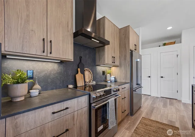 Photo 4 of Sale Pending at 209 Pebblebrook Dr, Lynden, WA 98264 | MLS# NWM2566451 | Listing updated on 2026-08-19
