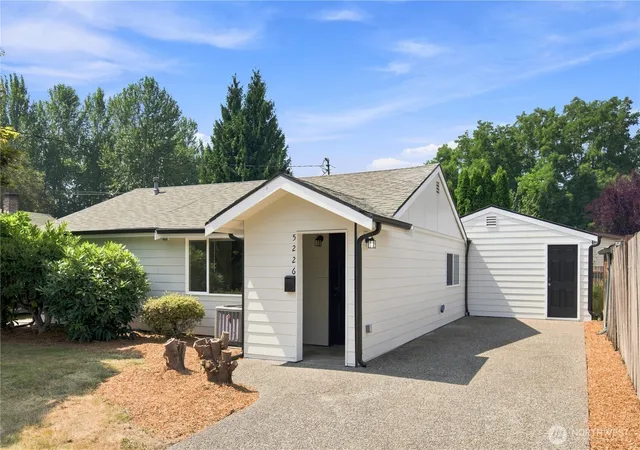 Photo 2 of Single family home for sale at 5226 108th Avenue Ct E, Puyallup, WA 98372 | MLS# NWM2566490 | Listing updated on 2026-10-01