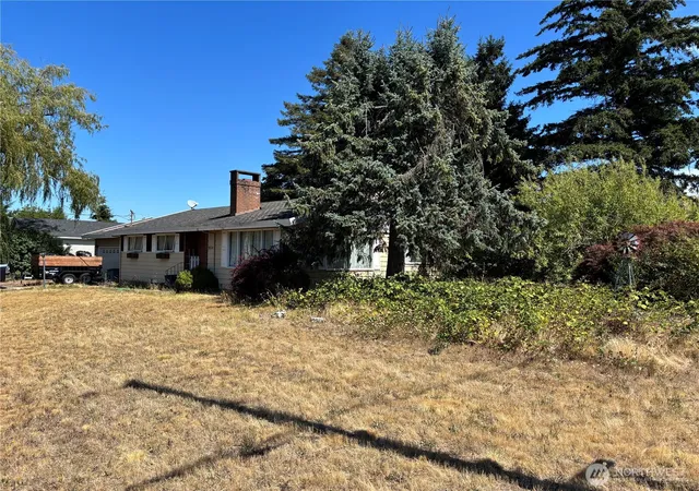 Photo 4 of Sale Pending at 8554 Bender Rd, Lynden, WA 98264 | MLS# NWM2566496 | Listing updated on 2026-09-25
