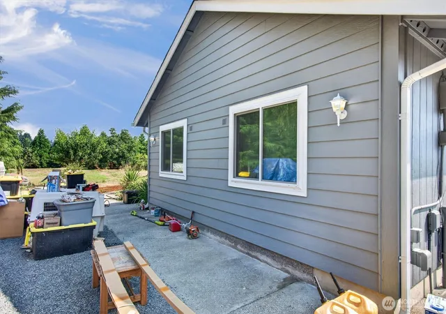 Photo 3 of Single family home for sale at 185 Westside Hwy, Vader, WA 98593 | MLS# NWM2566507 | Listing updated on 2026-09-21