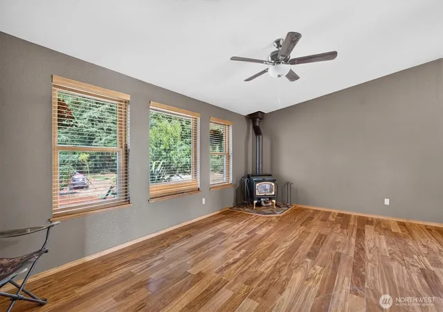 Photo 3 of Single family home for sale at 185 Westside Hwy, Vader, WA 98593 | MLS# NWM2566507 | Listing updated on 2026-09-21