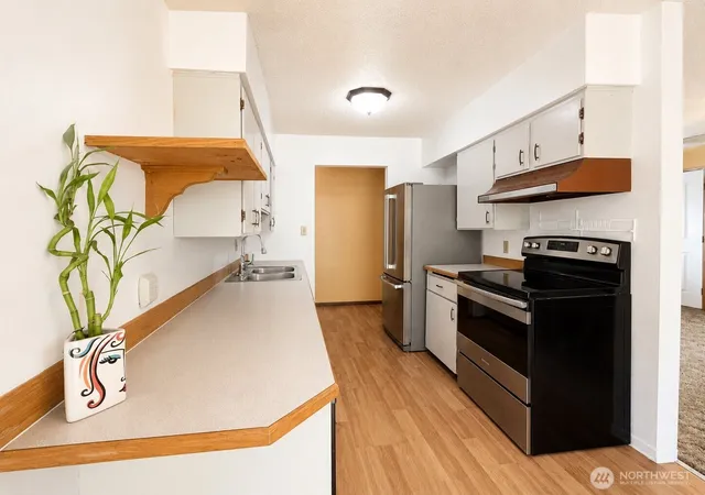 Photo 4 of Single family home for sale at 530 Cascade St, Leavenworth, WA 98826 | MLS# NWM2566537 | Listing updated on 2026-09-23