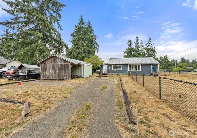 Photo 2 of Sale Pending at 204 E Eagle St, Oakville, WA 98568 | MLS# NWM2566539 | Listing updated on 2026-09-25