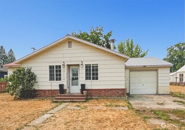 Photo 1 of Single family home for sale at 514 Main St, Oroville, WA 98844 | MLS# NWM2566551 | Listing updated on 2026-09-23