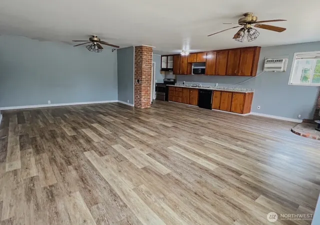 Photo 4 of Single family home for sale at 514 Main St, Oroville, WA 98844 | MLS# NWM2566551 | Listing updated on 2026-09-23