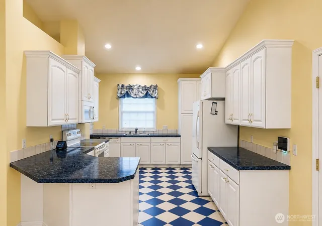Photo 3 of Single family home for sale at 630 S 20th Avenue, Othello, WA 99344 | MLS# NWM2566564 | Listing updated on 2026-09-29