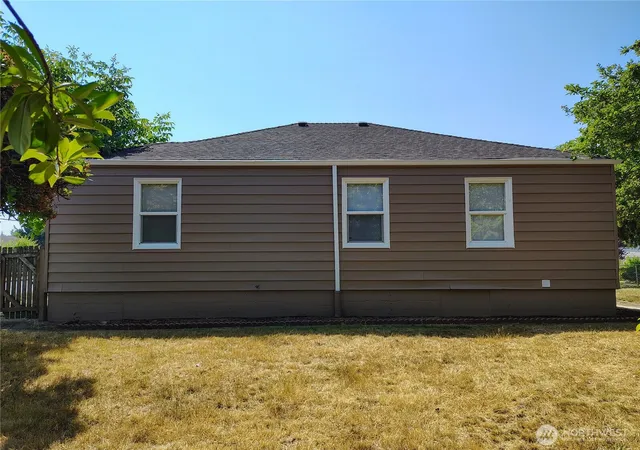 Photo 3 of Single family home for sale at 5324 Mckinley Ave, Tacoma, WA 98404 | MLS# NWM2566569 | Listing updated on 2026-09-26