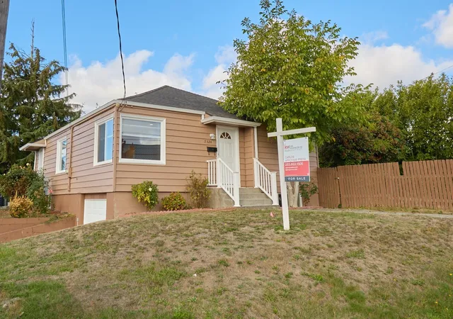 Photo 3 of Single family home for sale at 5324 Mckinley Ave, Tacoma, WA 98404 | MLS# NWM2566569 | Listing updated on 2026-10-23