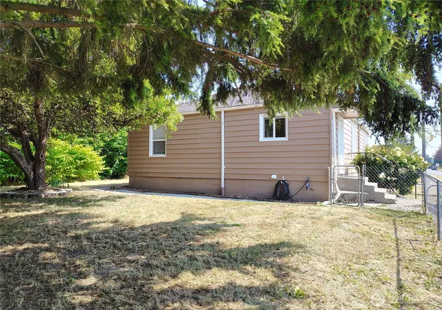 Photo 3 of Single family home for sale at 5324 Mckinley Ave, Tacoma, WA 98404 | MLS# NWM2566569 | Listing updated on 2026-09-26