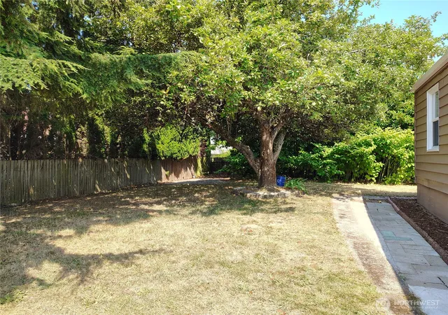 Photo 4 of Single family home for sale at 5324 Mckinley Ave, Tacoma, WA 98404 | MLS# NWM2566569 | Listing updated on 2026-09-26