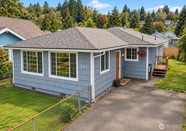 Single family home for sale at 327 Eklund Ave, Hoquiam, WA 98550 | MLS# NWM2566572
