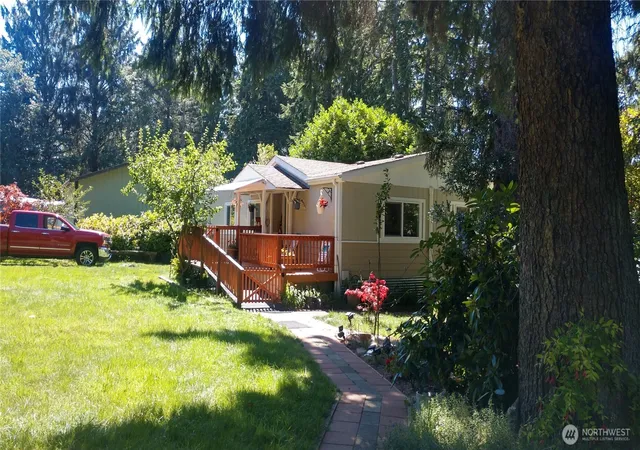 Photo 2 of Manufactured home for sale at 32401 Douglas Dr, Ocean Park, WA 98640 | MLS# NWM2566609 | Listing updated on 2026-09-21