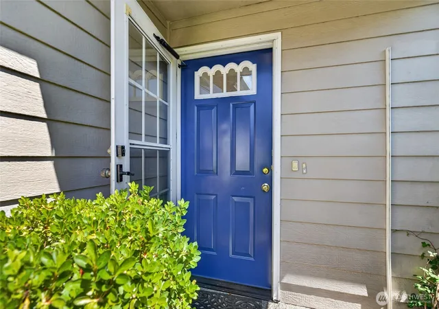 Photo 3 of Townhouse for sale at 6267 Harbor Sunset Ln, Gig Harbor, WA 98335 | MLS# NWM2566616 | Listing updated on 2026-09-23