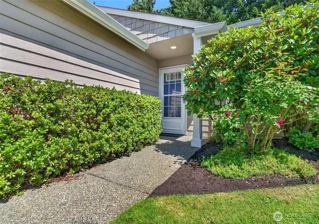 Photo 3 of Townhouse for sale at 6267 Harbor Sunset Ln, Gig Harbor, WA 98335 | MLS# NWM2566616 | Listing updated on 2026-09-23