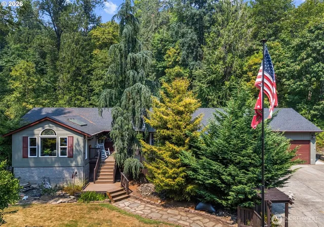 Photo 3 of Single family home for sale at 316 Laverne Dr, Kalama, WA 98625 | MLS# NWM2566618 | Listing updated on 2026-09-23