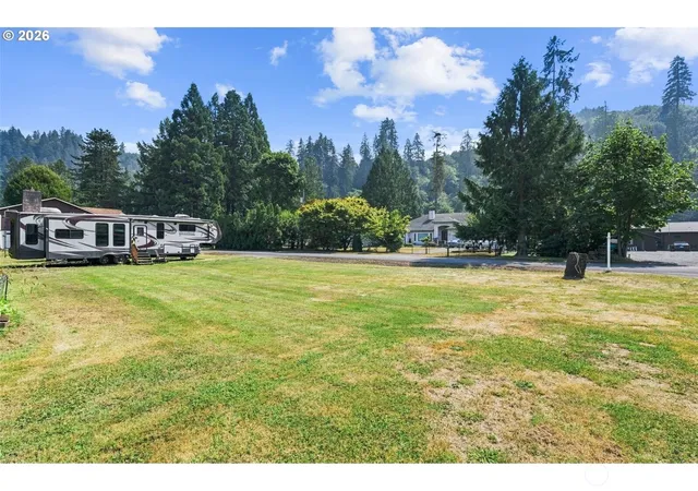 Photo 3 of Single family home for sale at 316 Laverne Dr, Kalama, WA 98625 | MLS# NWM2566618 | Listing updated on 2026-09-23