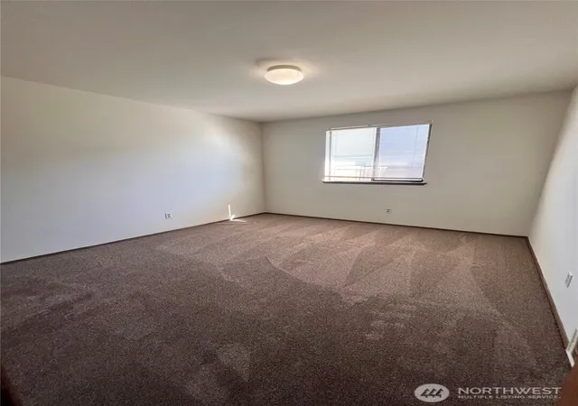 Photo 3 of House for sale at 930 S 22nd Court, Mount Vernon, WA 98274 | MLS# NWM2566629 | Listing updated on 2026-09-23