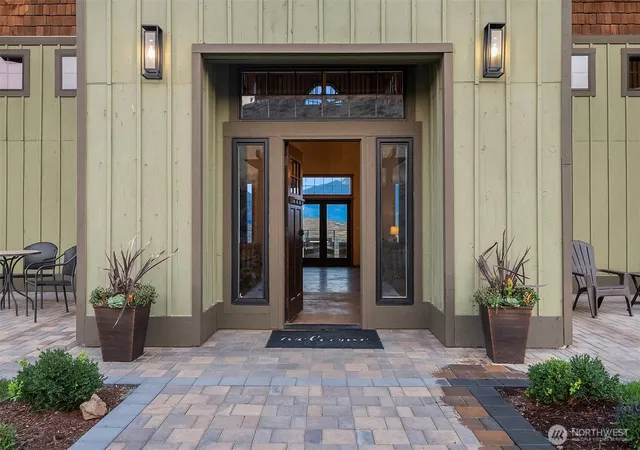 Photo 3 of Mansion for sale at 47 Bella Vista Ln, Winthrop, WA 98862 | MLS# NWM2566641 | Listing updated on 2026-09-23
