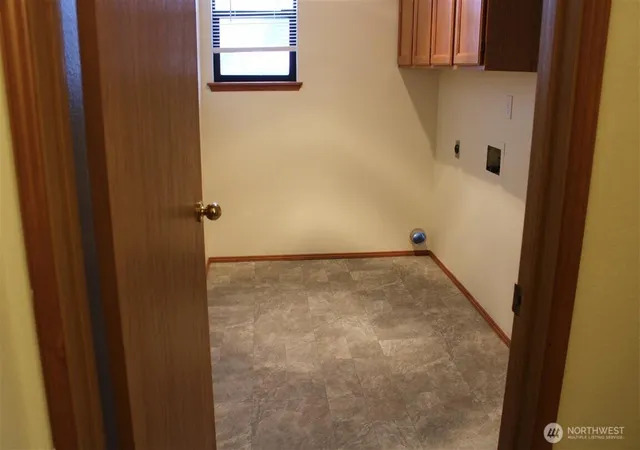 Photo 3 of House for sale at 903 S 22nd Court, Mount Vernon, WA 98274 | MLS# NWM2566652 | Listing updated on 2026-09-23