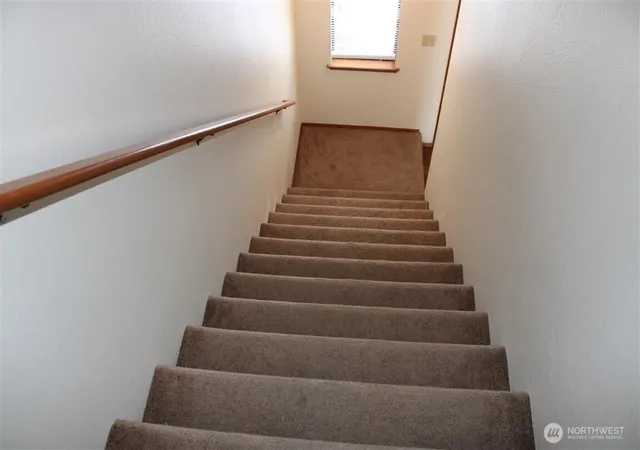Photo 4 of House for sale at 903 S 22nd Court, Mount Vernon, WA 98274 | MLS# NWM2566652 | Listing updated on 2026-09-23