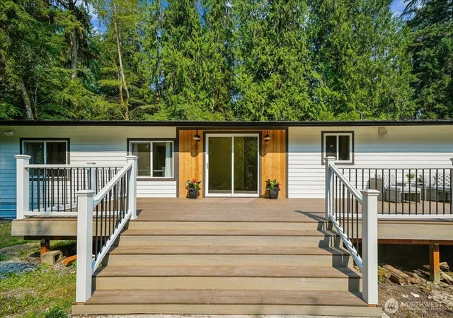 Photo 3 of Manufactured home for sale at 10711 Edgewood Dr, Anderson Island, WA 98303 | MLS# NWM2566655 | Listing updated on 2026-09-23