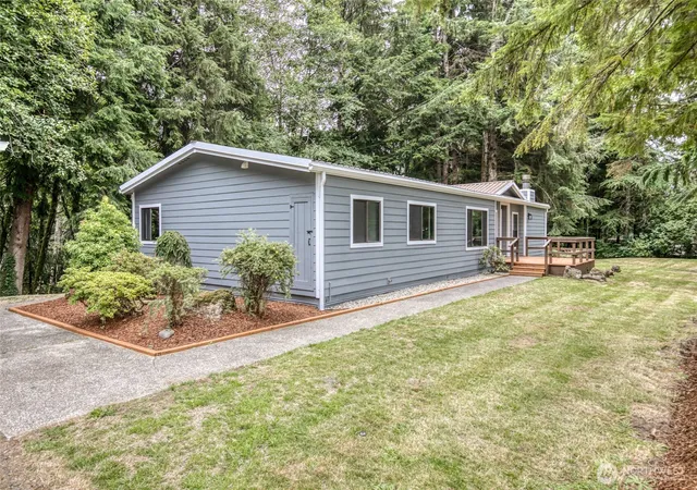 Photo 3 of Sale Pending at 112 Schrader Ln, Aberdeen, WA 98520 | MLS# NWM2566664 | Listing updated on 2026-10-02