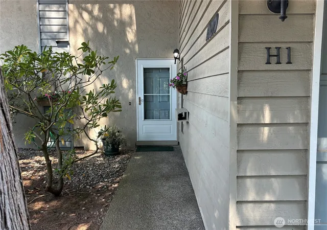 Photo 3 of Townhouse for sale at 19219 40th Avenue W #H-1, Lynnwood, WA 98036 | MLS# NWM2566674 | Listing updated on 2026-09-28