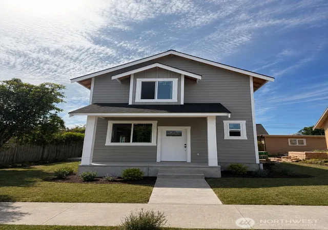 Photo 1 of Single family home for sale at 2513 Kulshan St, Bellingham, WA 98225 | MLS# NWM2566684 | Listing updated on 2026-09-23