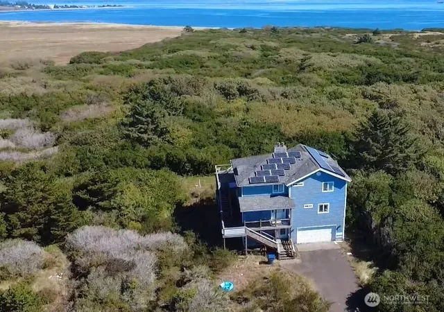 Photo 1 of Single family home for sale at 1264 E Ocean Shrs Blvd Sw, Ocean Shores, WA 98569 | MLS# NWM2566689 | Listing updated on 2026-09-19