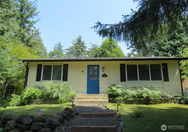 Photo 3 of Single family home for sale at 770 Duck Lake Dr SE, Ocean Shores, WA 98569 | MLS# NWM2566703 | Listing updated on 2026-09-23