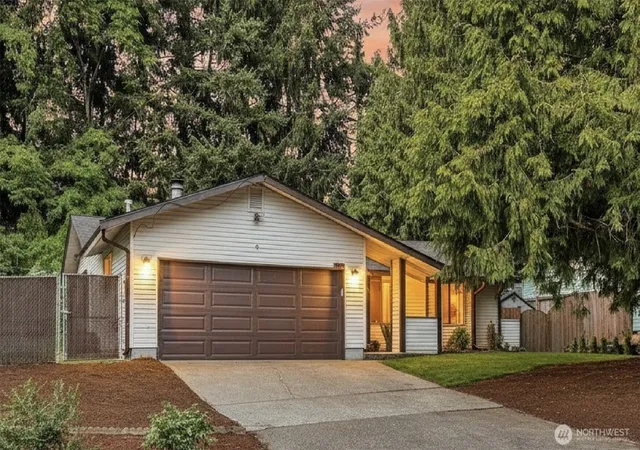 Single family home for sale at 11622 SE 320th Street, Auburn, WA 98092 | MLS# NWM2566714