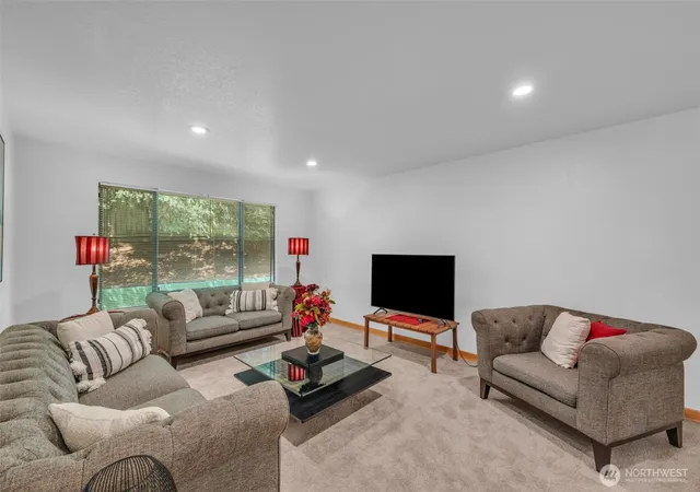 Photo 3 of Single family home for sale at 11622 Se 320th Street, Auburn, WA 98092 | MLS# NWM2566714 | Listing updated on 2026-10-01