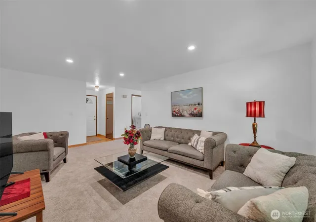 Photo 4 of Single family home for sale at 11622 SE 320th Street, Auburn, WA 98092 | MLS# NWM2566714 | Listing updated on 2026-10-01