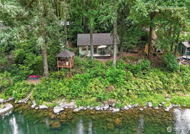 Photo 3 of Single family home for sale at 114 Merry Etta Dr, Kalama, WA 98625 | MLS# NWM2566728 | Listing updated on 2026-09-23